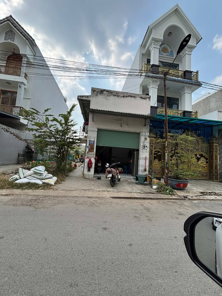 Nhà trọ 100m² VSIP1, Bình Dương - Giá 3.99 Tỷ - Sẵn Sàng Khai Thác