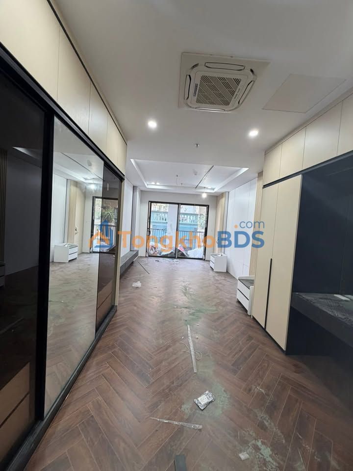 Nhà Phố Trung Kính 53m² - 7 Tầng Thang Máy, Kinh Doanh Đỉnh Cao 29.5 Tỷ