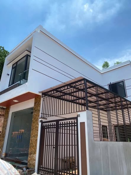 Bán Gấp Nhà 2 Tầng 110m² Phường Phùng Chí Kiên, Bắc Kạn - Giá 1 Tỷ