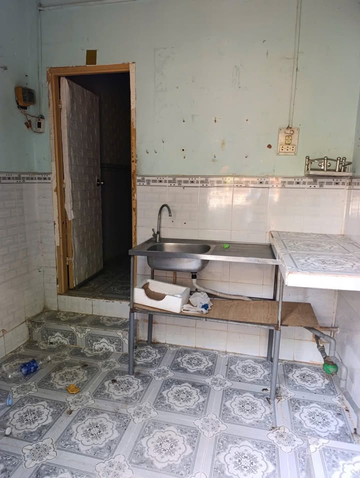 Phòng trọ Quang Vinh, Biên Hòa - Giá 1.5 Triệu/Tháng, Sẵn Sàng Dọn Vào!