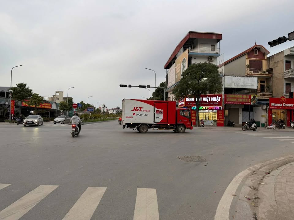 Bán Gấp Nhà 5 Tầng Mặt Tiền Trục Chính 32m, Thường Tín - 80m², 16 Tỷ