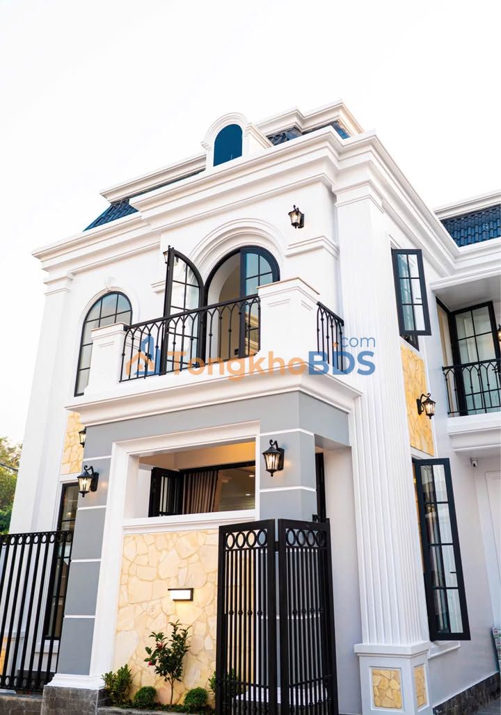 Nhà 2 Tầng Tân Cổ Điển 100m² - Vũ Ngọc Phan, Huế - Giá 3.3 Tỷ