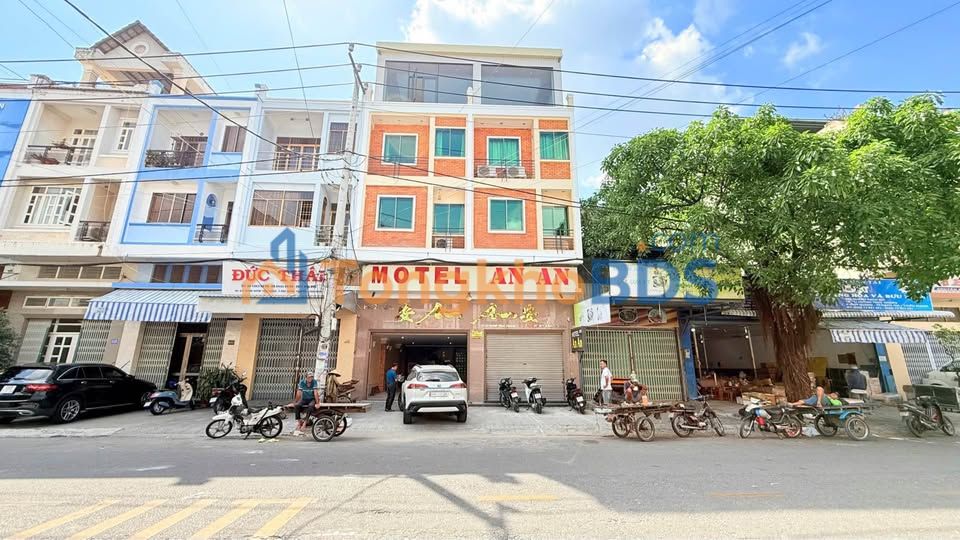 Bán Khách Sạn Mặt Tiền Huỳnh Thúc Kháng, Rạch Giá - 180m², 5 Tầng, Kinh Doanh Lợi Nhuận Cao