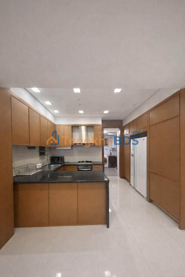 Cho thuê Căn hộ Xi Riverview 200m² - View sông Sài Gòn, 3PN - Giá 100 Triệu/tháng