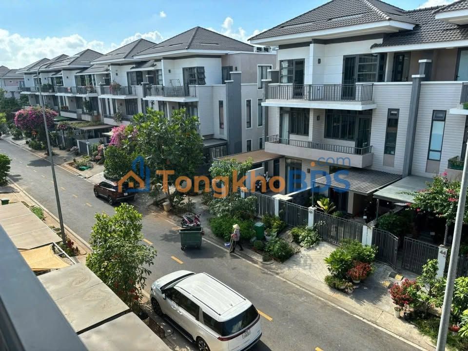 Townhouse Lavila Kiến Á, Nhà Bè - 97m² Full Nội Thất, Giá 30 Triệu/Tháng