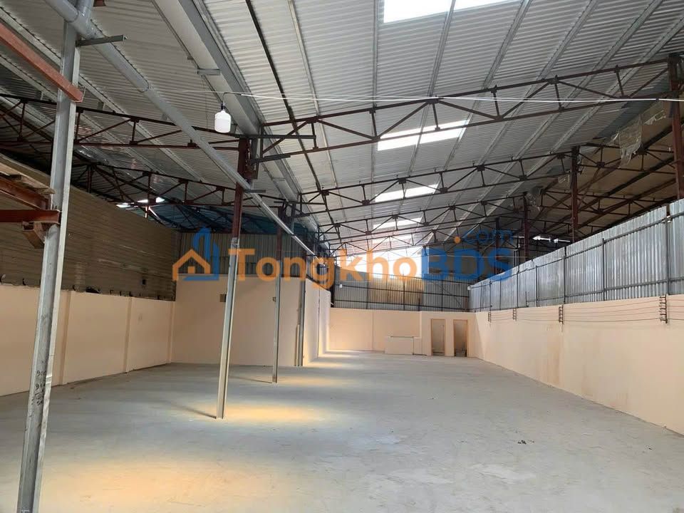 Cho thuê kho Quận 7 MT đường số, 200m² - Sẵn sàng hoạt động