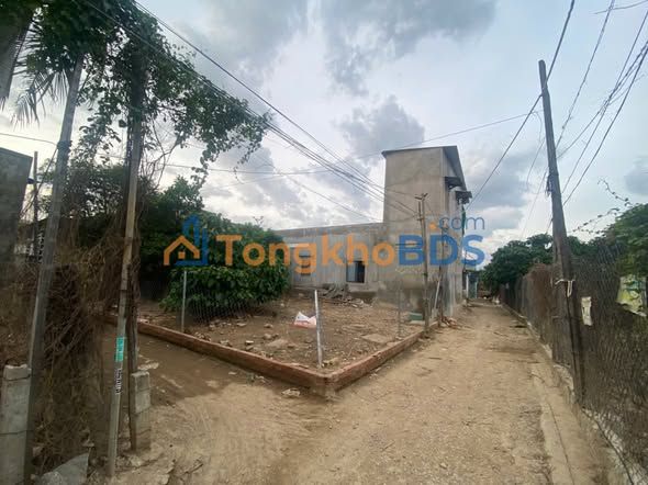 Bán Đất 100m² Full Thổ Cư, 2 Mặt Tiền, View Đông Nam - Phan Rang