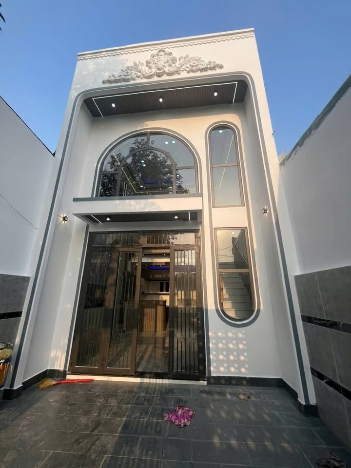 Nhà Mỹ Hạnh Nam 100m² - 3PN, Sổ Hồng Riêng, Giá 2.25 Tỷ