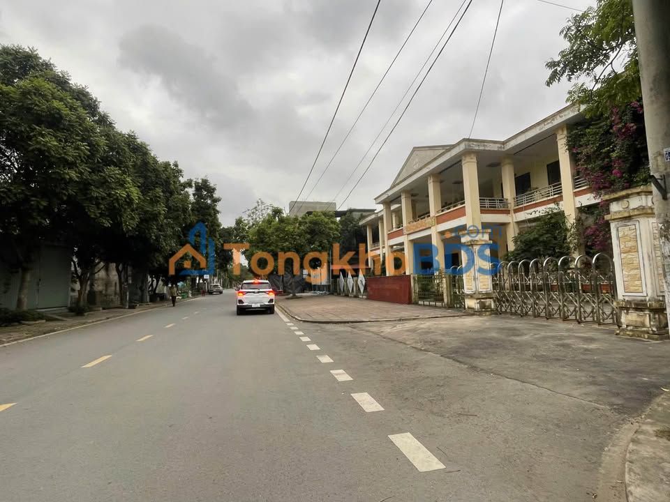 Đất Vàng Ninh Bình 200m² Mặt Tiền 10m - Kinh Doanh Sầm Uất Gần BV Hoa Lư