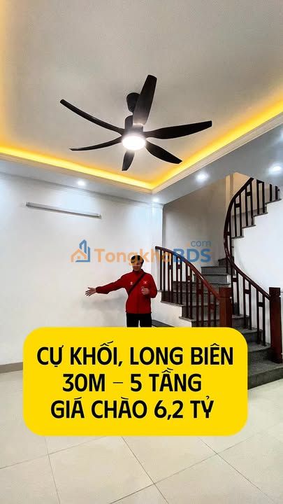 Nhà 30m² Cự Khối, Long Biên 5 Tầng Đẹp Long Lanh - Ô tô Đỗ Cửa, Giá 6 Tỷ