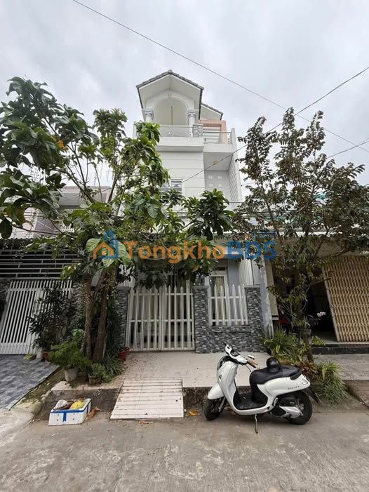 Nhà 3 Lầu Mặt Tiền Kha Vạn Cân, Rạch Giá - 1.95 Tỷ