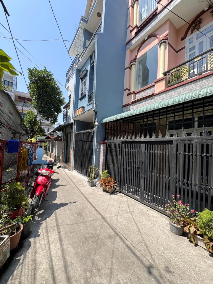 Nhà 2 Lầu 4PN P.15 Q8 - Sổ Hồng Riêng - Giá 3.8 Tỷ