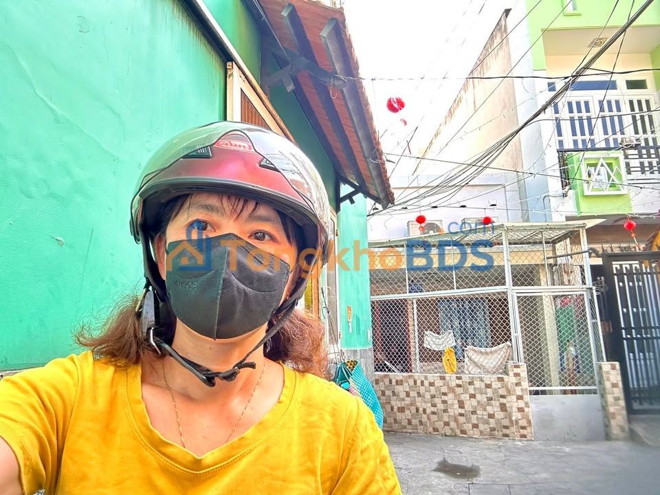 Nhà Phường 1, Quận 4 - Cách Mặt Tiền Nguyễn Thần Hiến 1 Căn, 81m², Giá Tốt