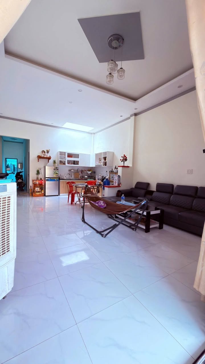 Nhà Phố Tiến Hưng 1, Đồng Xoài - 115m² Sổ Hồng Sẵn Sàng, Giá Tốt