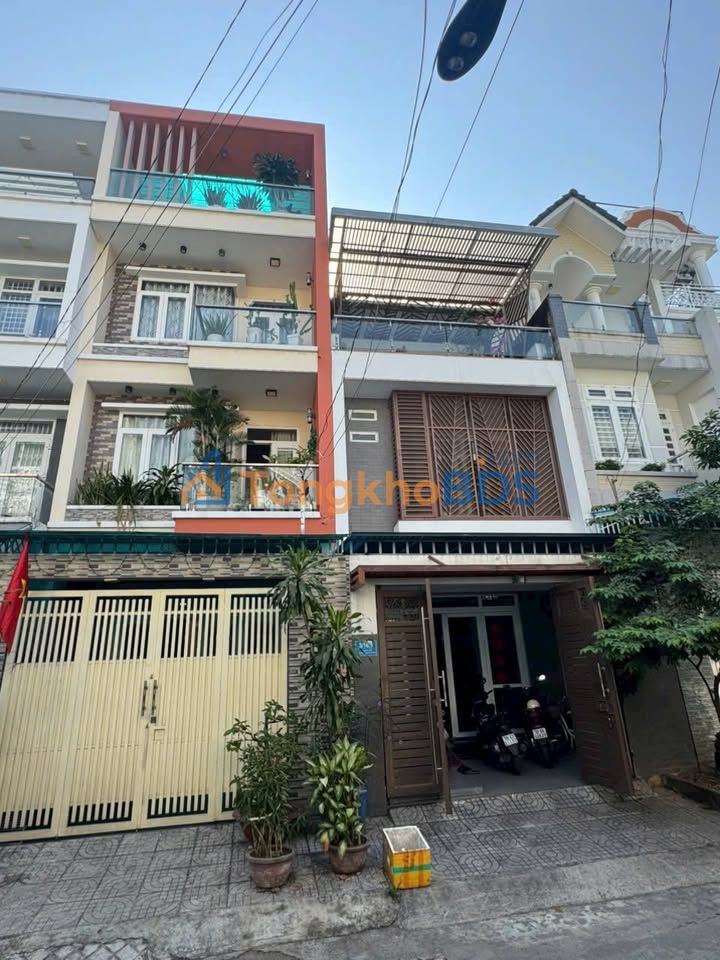 Nhà 3 Tầng 135m² P. Hiệp Bình Chánh, Thủ Đức - Giá 12.5 Tỷ