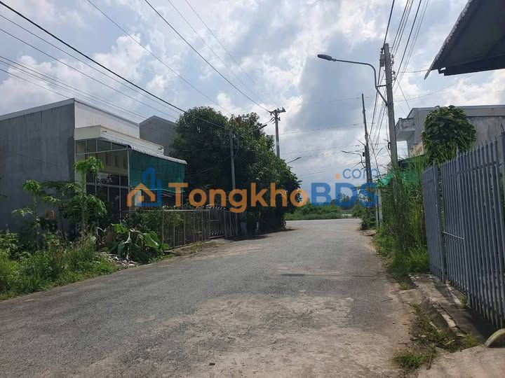 Đất nền Long Xuyên 72m² 2.4 tỷ - Sổ đỏ chính chủ