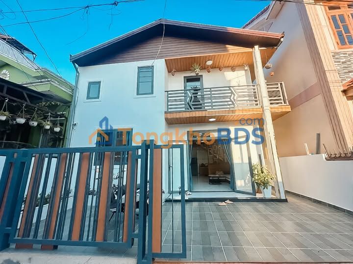 Nhà Phố 94m² Mặt Tiền Đường Bình, Đà Lạt - Giá 5.2 Tỷ, 4PN