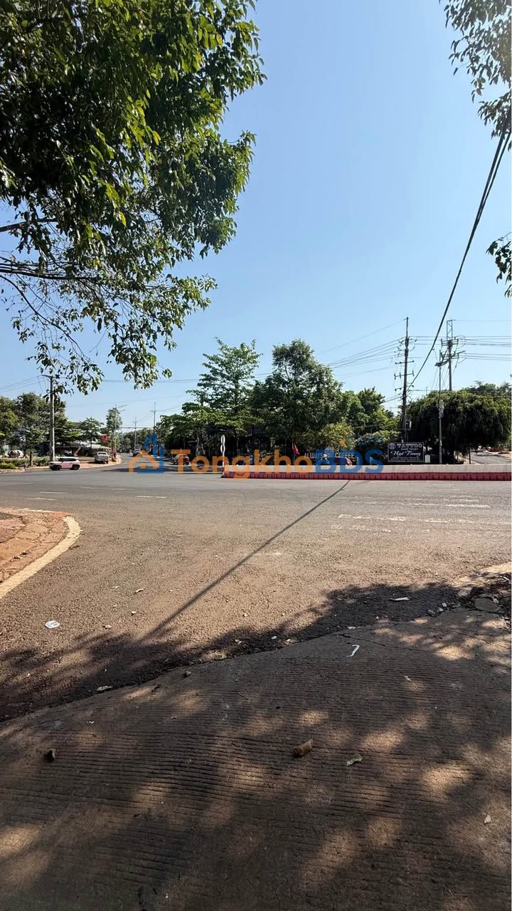 Đất nền Gia Nghĩa 180m² - Sổ hồng sẵn, hướng Đông Nam