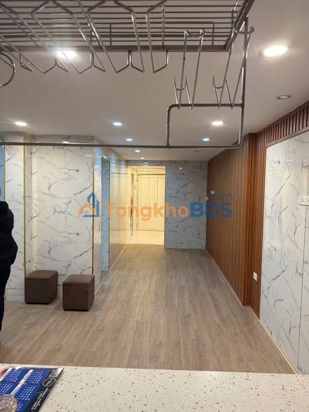 Chung cư Tập thể tầng 1 Quan Thổ 70m² - 2PN, Sổ đỏ chính chủ, Giá 4.5 tỷ