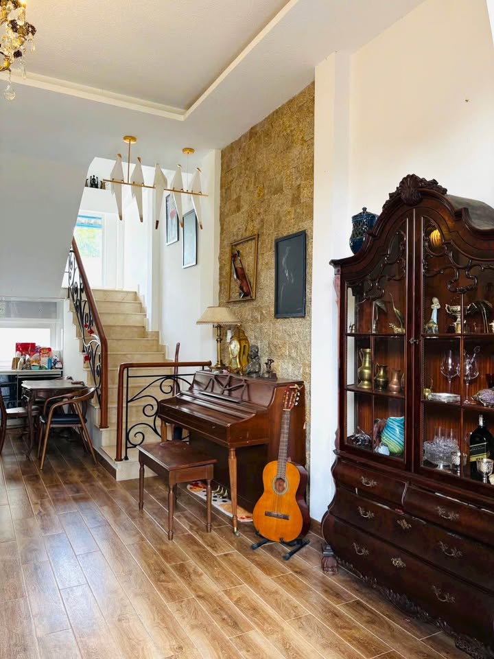 Nhà Phố Cổ Đà Lạt 82m² Sổ Hồng Hoàn Công - Giá 8.5 Tỷ