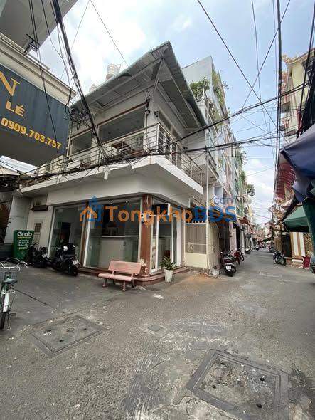 Nhà Hẻm Ô Tô 54m² Trần Hưng Đạo, Quận 1 - Giá Thỏa Thuận