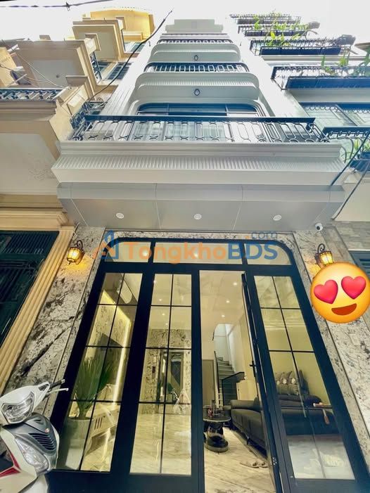 Nhà Riêng Tây Hồ 32m² - Thang Máy, Full Nội Thất, Giá 9 Tỷ TL