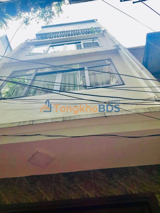 Nhà 5 Tầng Phố Hào Nam, 31m² - Gần Ga Cát Linh, Sẵn Sàng Ở Ngay