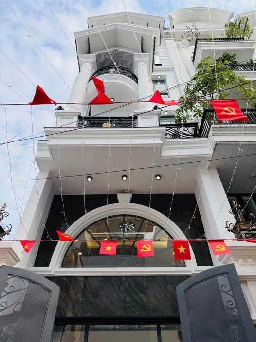 Nhà 70m² Gò Vấp - 4.5x16m, 4 Tầng, Full Nội Thất Cao Cấp, Hướng Nam