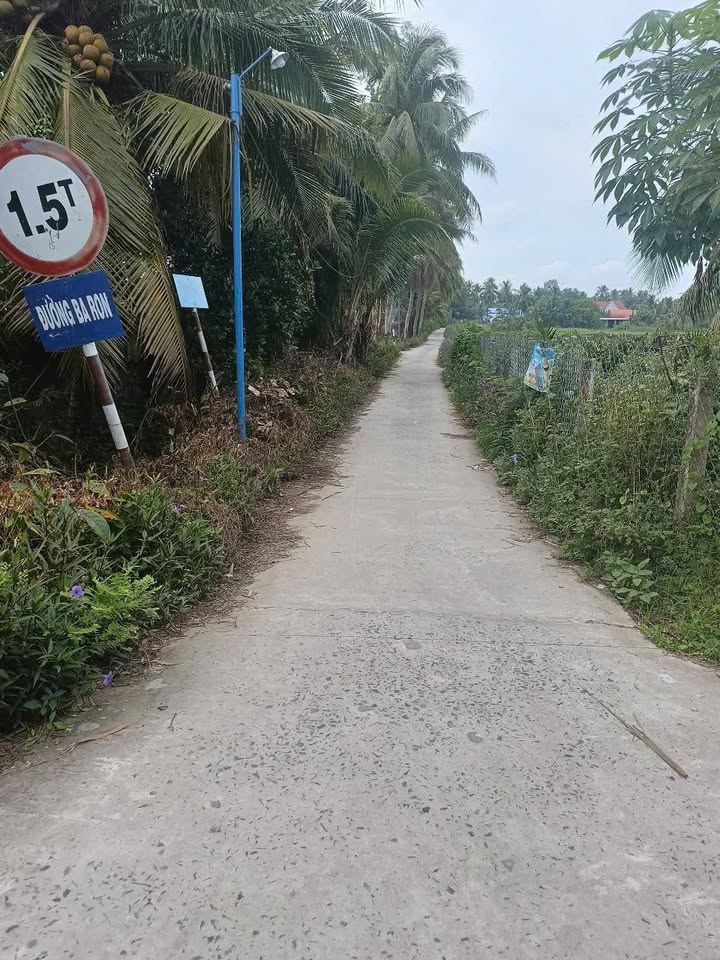 Đất Nền Long Vĩnh, Tiền Giang - 200m² Giá 300 Triệu, Sổ Hồng Sẵn Sàng