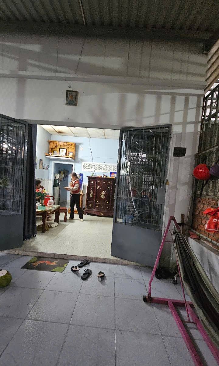 Nhà 120m² Hưng Long, Bình Chánh - Giá 1.5 Tỷ, Hẻm Thông Tứ Hướng, Sổ Hồng Sẵn