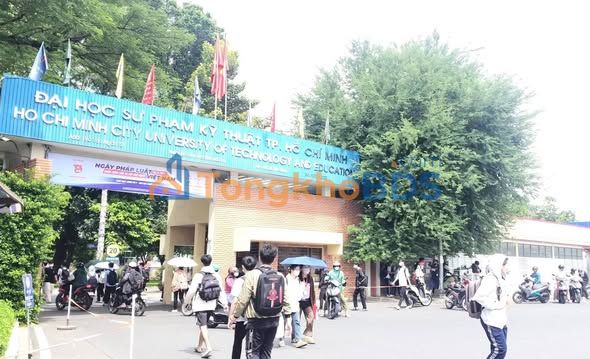 Nhà 90m² Lê Văn Chí, TP.Thủ Đức - Sân ô tô, gần Ga Metro, 5 tỷ