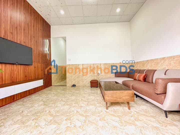 Bán Nhà Phố Đà Lạt 70m² - 2PN, Đường Xe Hơi 4m - Giá 2.1 Tỷ