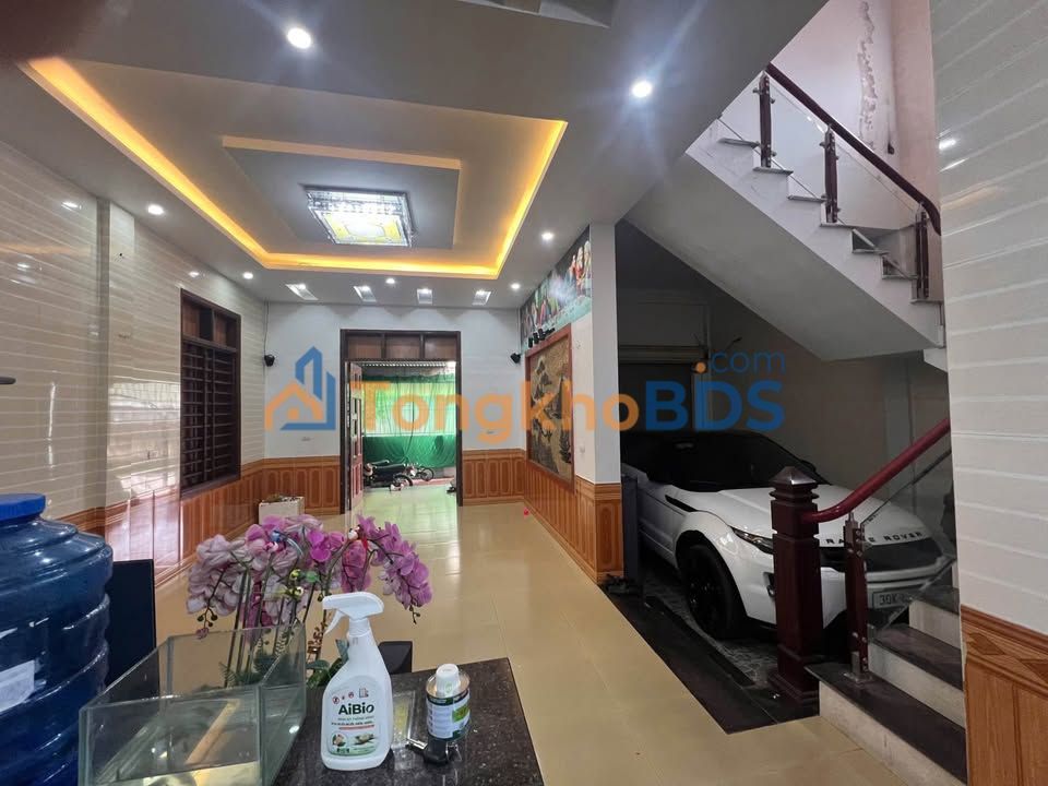 Nhà 172m² Nguyễn Huy Tự, Hà Tĩnh - Gara Oto, 4PN, Giá 4 Tỷ