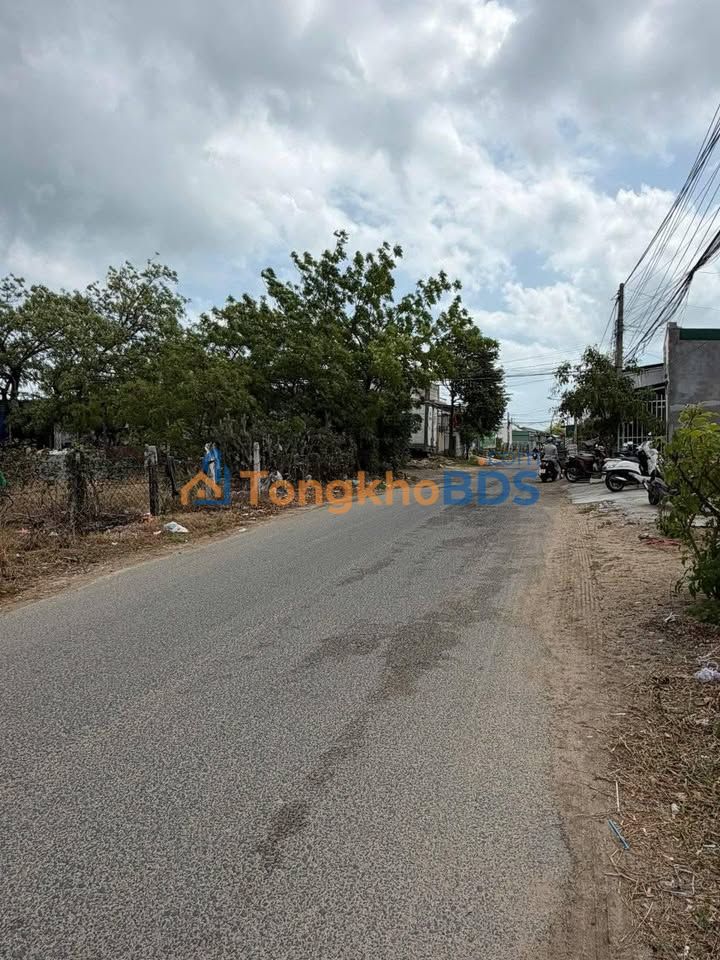 Cho thuê kho xưởng 300m² mặt tiền Trần Anh Tông, Ninh Hải - Giá 3 triệu/tháng