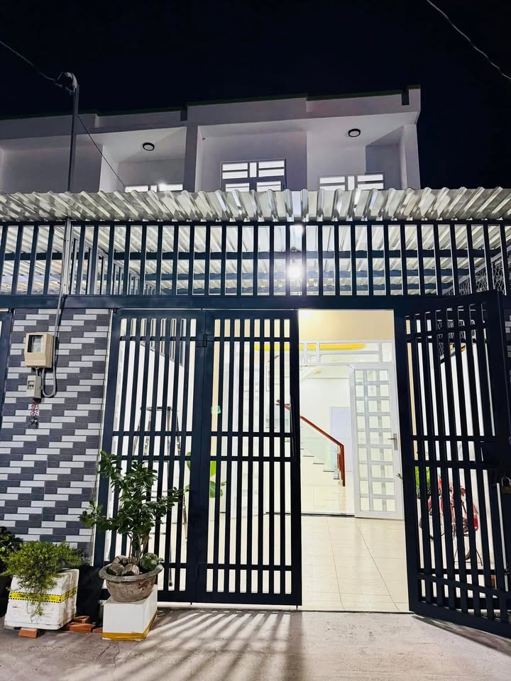 Nhà Sổ Hồng Chung 64m² Sát Q.12 - Xe Tải Tới Nhà