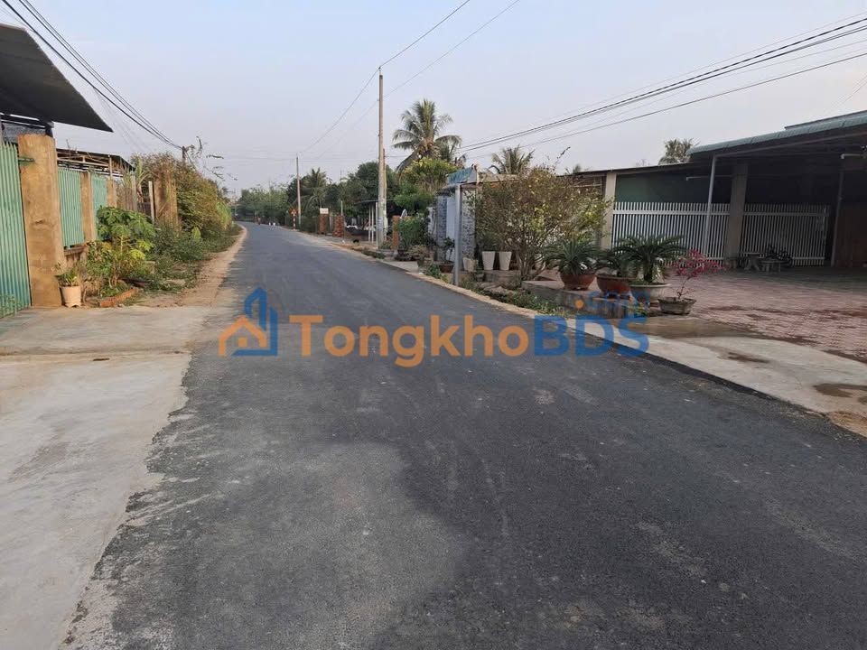 Nhà Mặt Tiền Rộng 9x80m Tại Trảng Bàng - Giá 2.85 Tỷ, Sổ Hồng