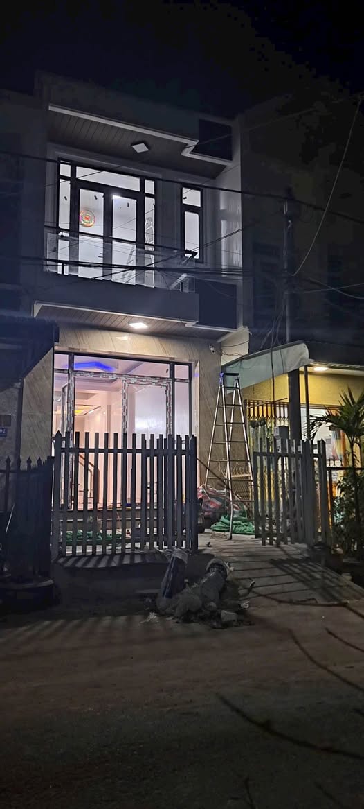 Nhà 1 Trệt 1 Lầu Mới Xây Đường Sư Vạn Hạnh, Long Xuyên - 68m² Giá 2 Tỷ