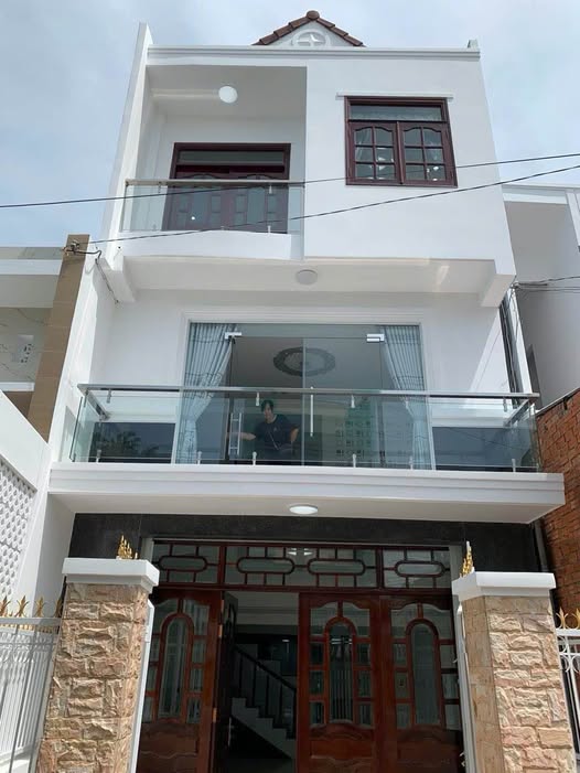 Nhà 1 Trệt 2 Lầu Đường Khúc Thừa Dụ, Long Xuyên - 72m² Giá 3 Tỷ