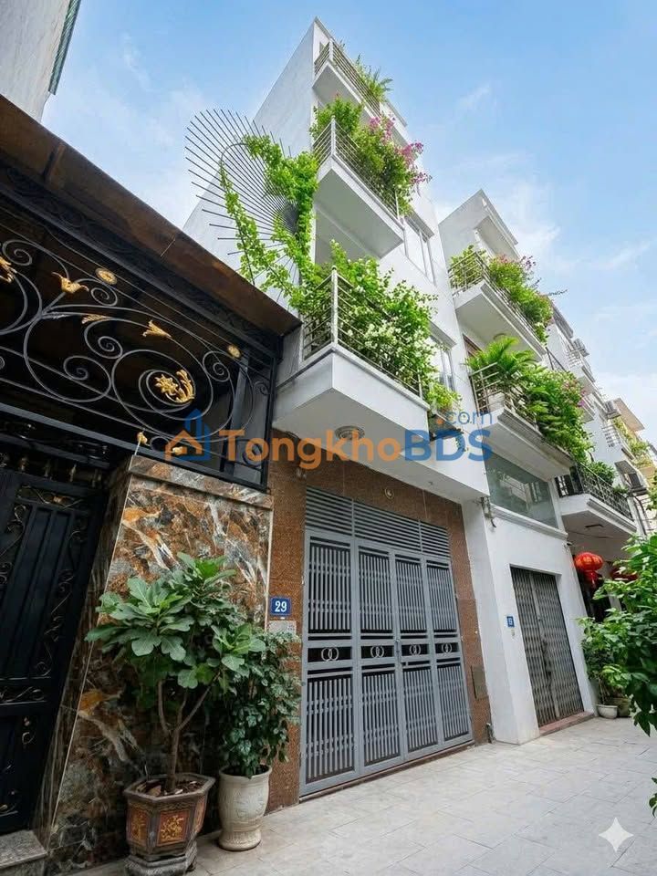 Nhà 4 Tầng Phú Diễn 38m² - Gần ĐH Tài Nguyên, Ô tô sát nhà