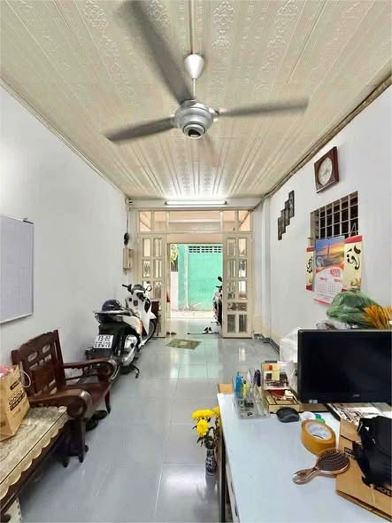 Nhà Đẹp Phú Nhuận 48m² - 2PN, Hẻm Thông, Gần MT Ô Tô Giá 6.5 Tỷ