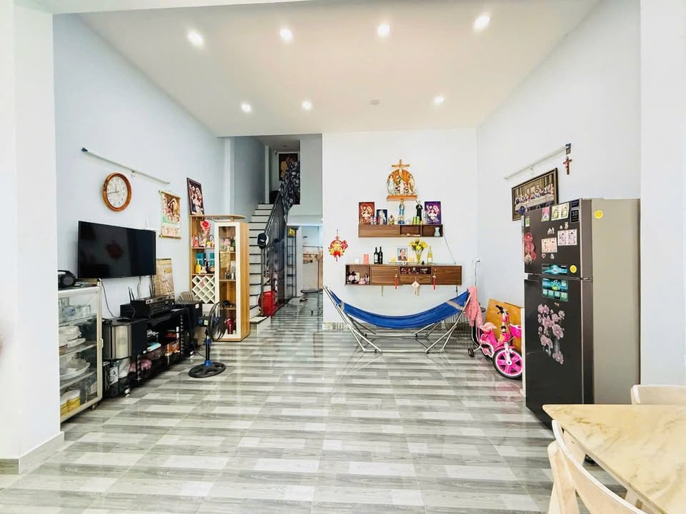 Nhà Mặt Tiền QL1A, Q12 - 60m² Sổ Hồng Riêng, Giá 2.95 Tỷ