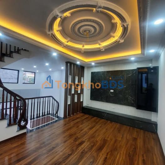 Bán Nhà 5.5 Tầng Thang Máy Vũ Lăng, Ngọc Hồi - 50m², 9 Tỷ, Kinh Doanh Tốt