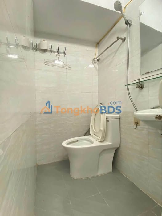 Nhà 2 Tầng Ngõ Cột Đèn, Dư Hàng - 1.5 Tỷ, Sẵn Sổ Đỏ