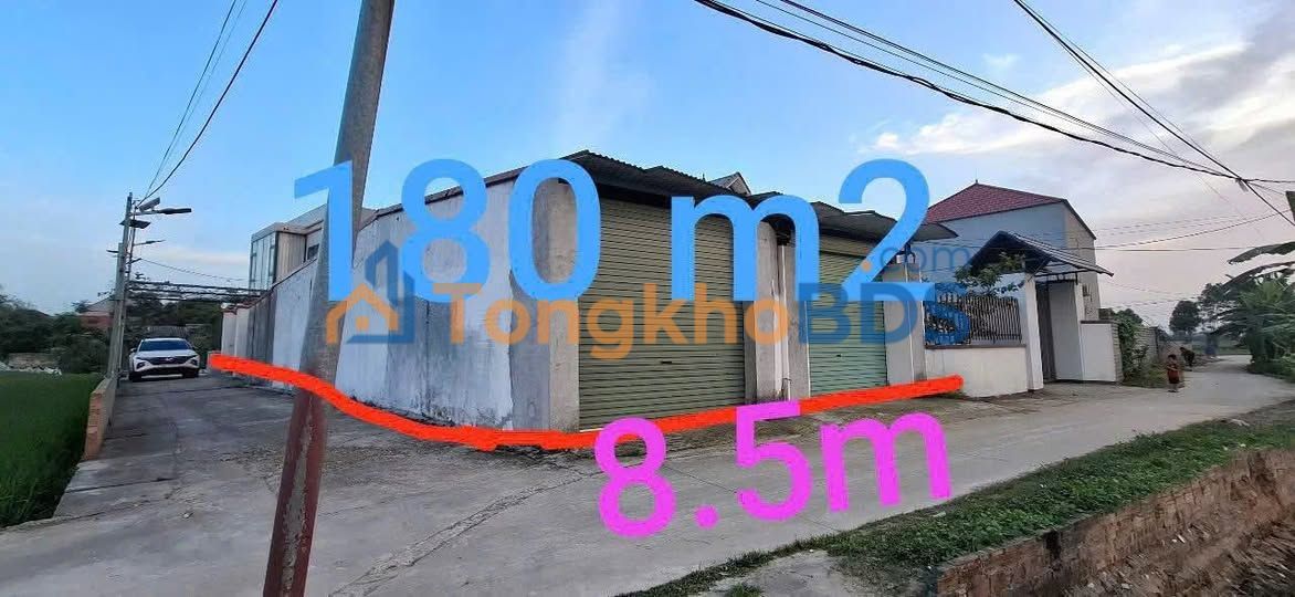Đất nền Hương Mai, Việt Yên 200m² - Có nhà cấp 4, MT 8m, giá 1 tỷ+