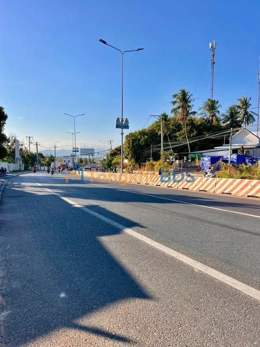 Mặt tiền Nguyễn Thông Phan Thiết 95m² - Giá 2.4 Tỷ Bớt Lộc