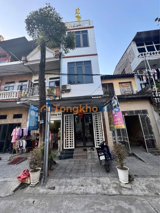 Nhà 3 tầng kinh doanh/ở tốt, Hà Giang, 54m², giá 3.2 tỷ