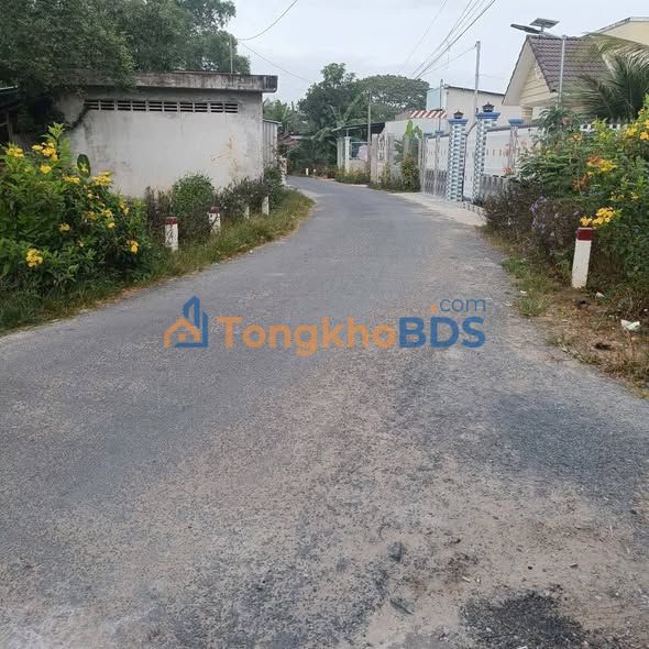 Nhà cấp 4 Vĩnh Long 309m² - Sân ô tô, 6PN, 2.75 tỷ