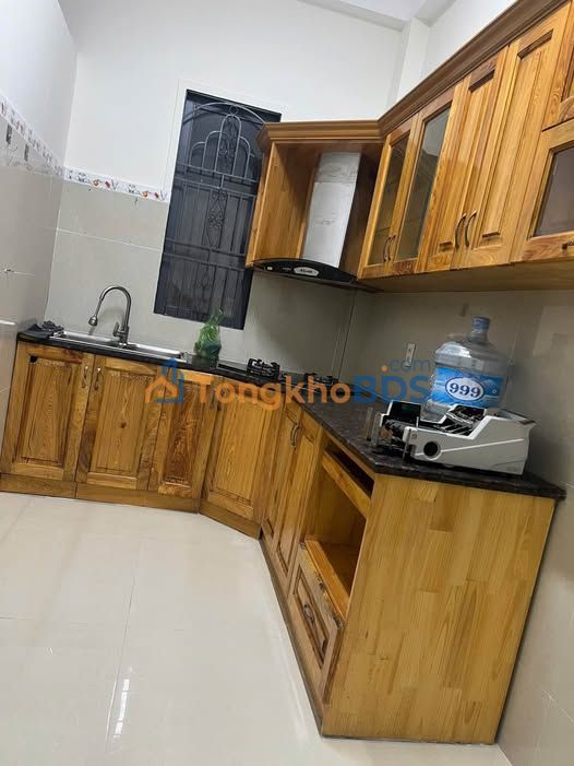 Nhà 3 Tầng Hoàng Diệu 160m² - 4PN Giá 11 Triệu/Tháng