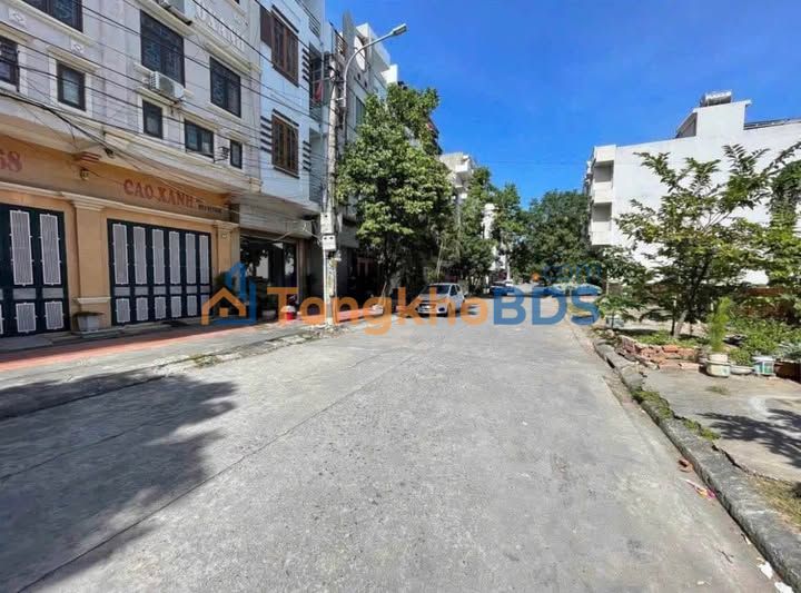 Nhà 4 Tầng Kinh Doanh Mặt Tiền 4.2m Đường Cao Xanh, Hạ Long - Giá Tốt Nhất