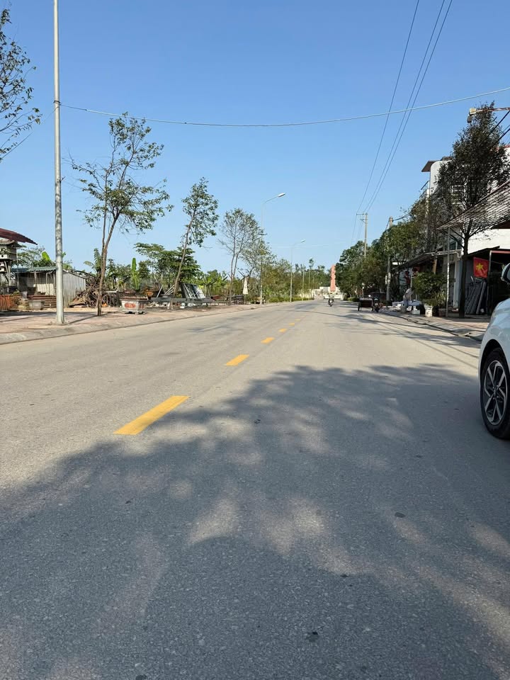 Nhà Mặt Tiền Hoàng Xuân Hãn, Hà Tĩnh - 100m², Kinh Doanh Đắc Lợi